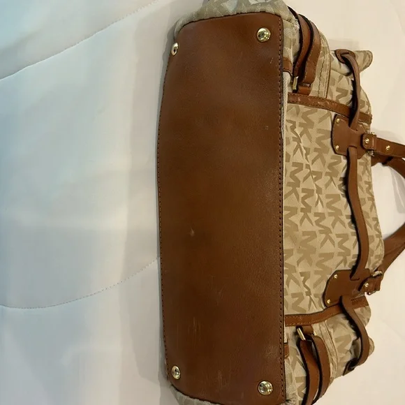 Michael Kors purse - Picture 3 of 5